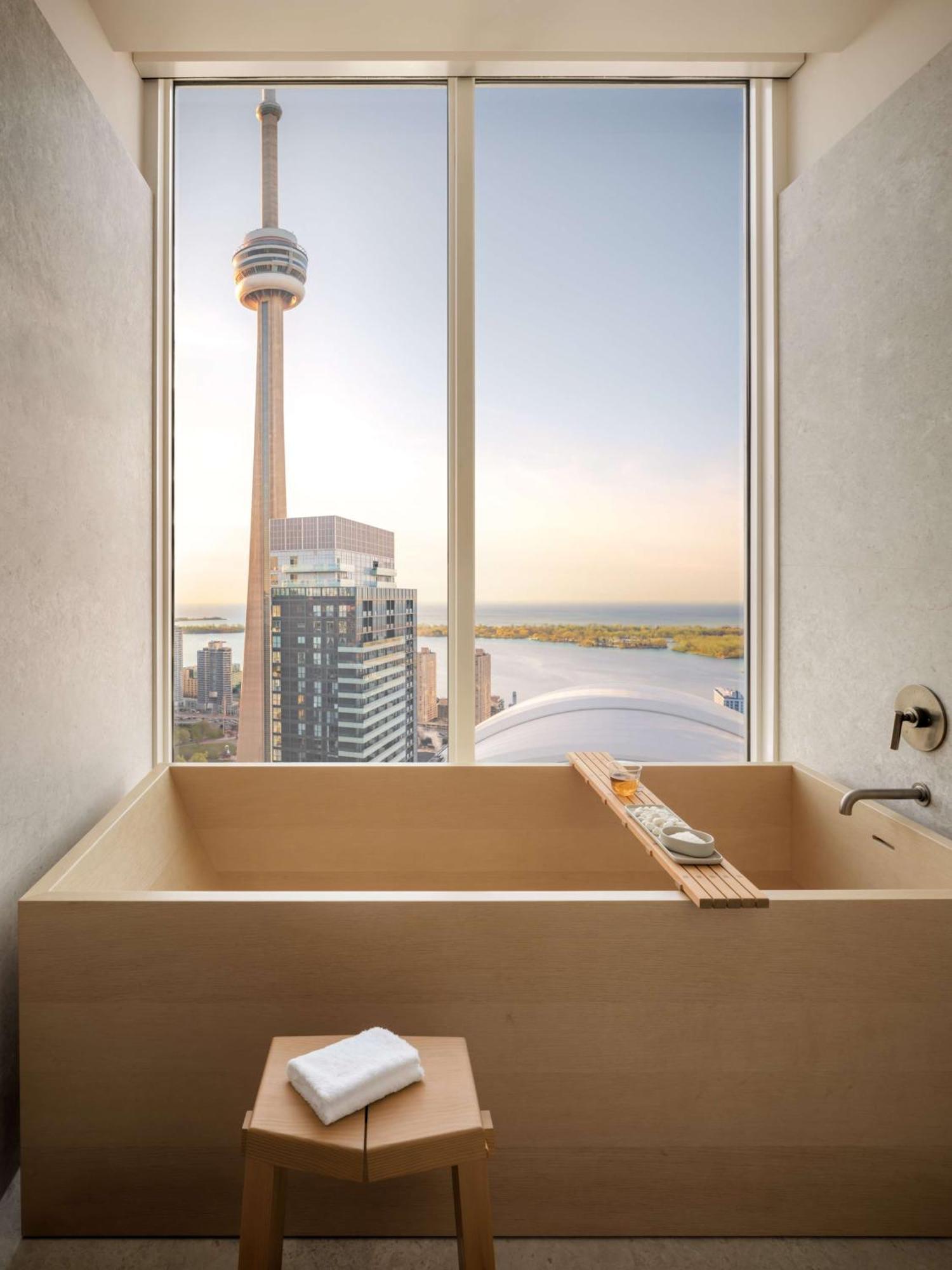 Nobu Hotel Торонто Екстериор снимка